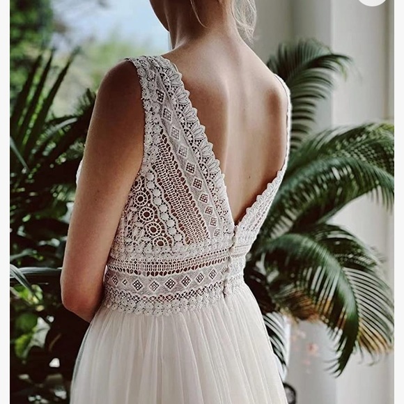 Gorgeously made Boho Wedding Dress - Picture 4 of 5